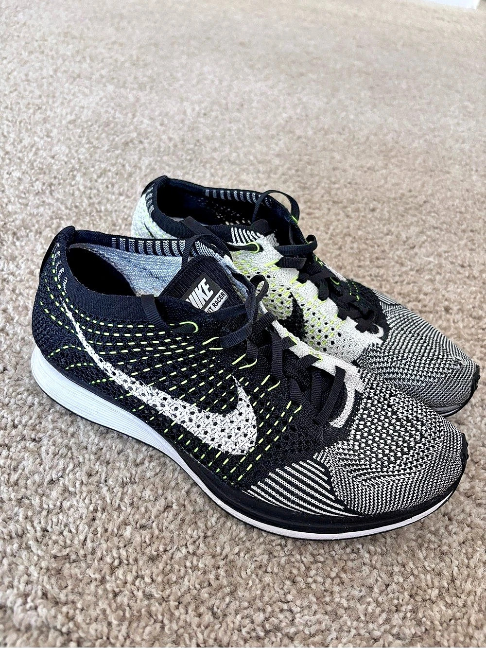 Nike Flyknit Racer Flyknit Athletic Shoes Black & White